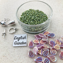 Load image into Gallery viewer, Countess in Boom