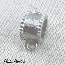 Load image into Gallery viewer, Hammered Bail