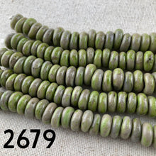 Load image into Gallery viewer, Unicorne Donut Beads